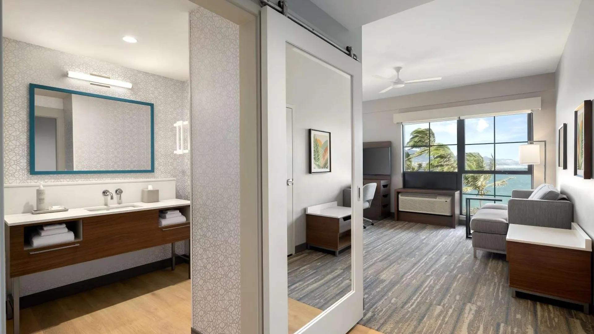 Hampton Inn & Suites Maui North Shore Kahului Hotel